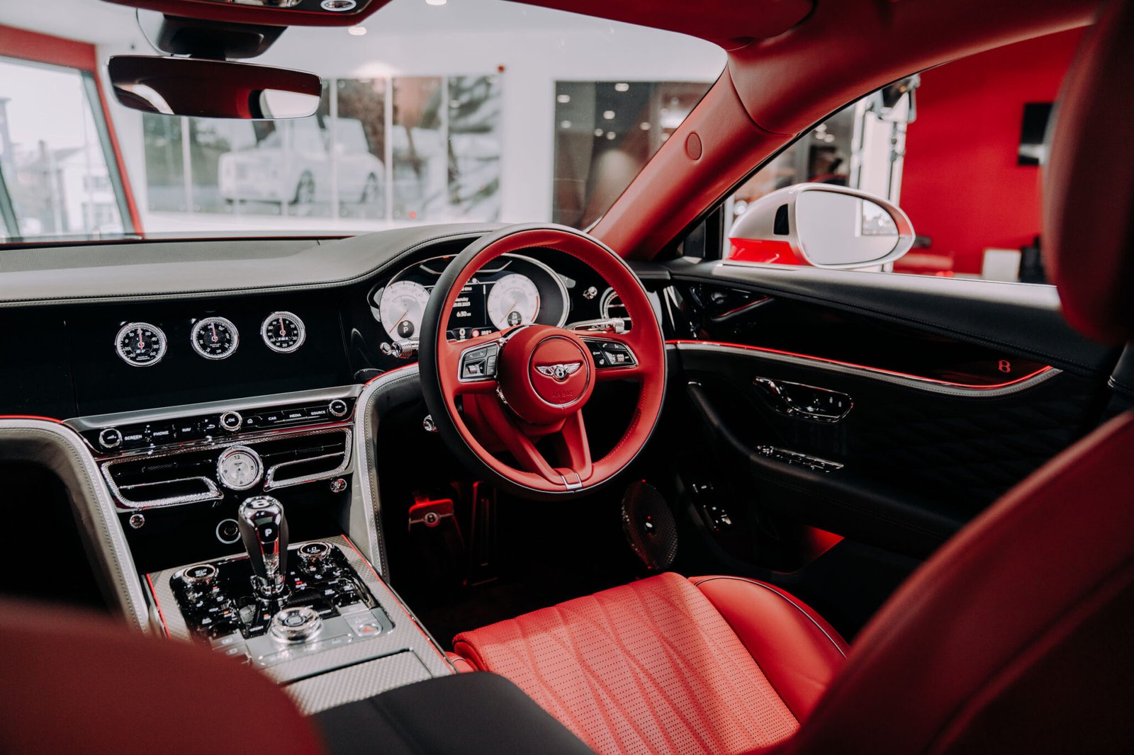 Bentley-Flying-Spur-Mulliner-Red-2023-Interior-1