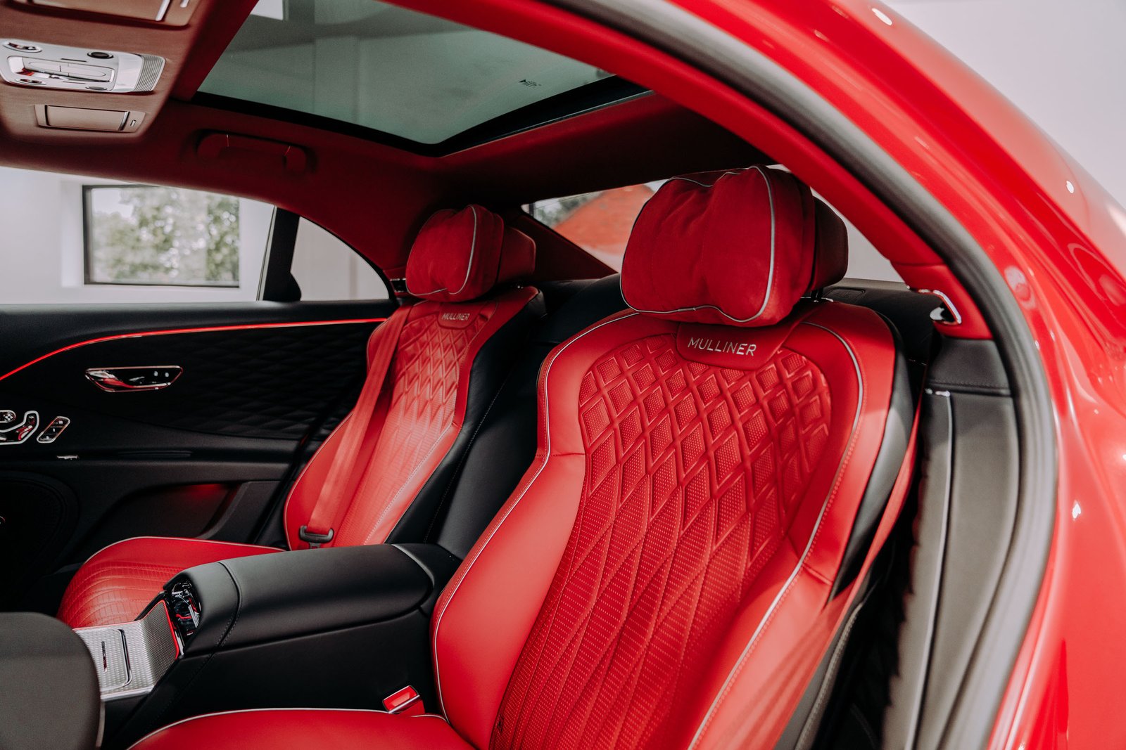 Bentley-Flying-Spur-Mulliner-Red-2023-Interior-2