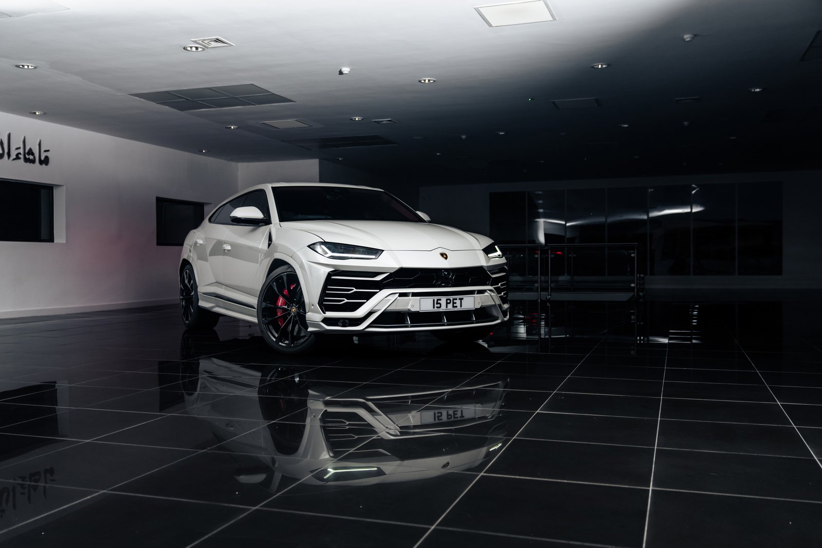 Lamborghini-Urus-White-2024-Front-1 (1)