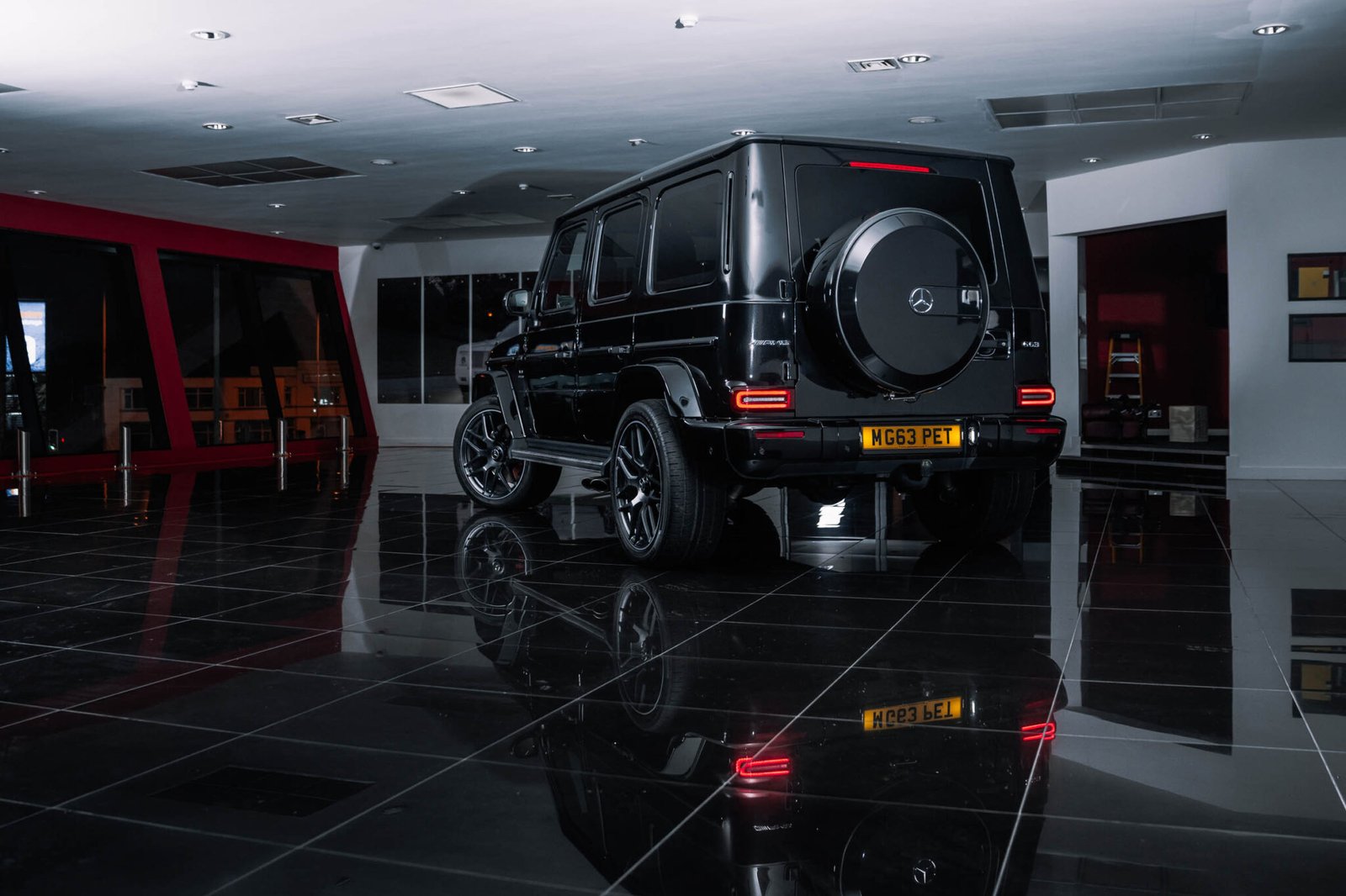 Mercedes-G63-AMG-Black-Back-1