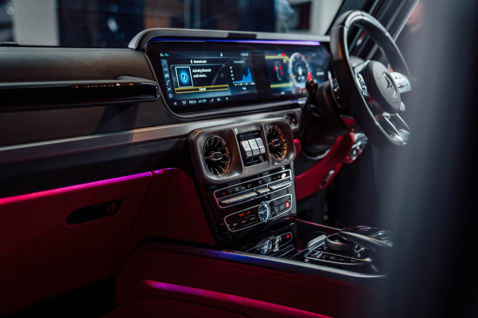 Mercedes-G63-AMG-Black-Interior-1