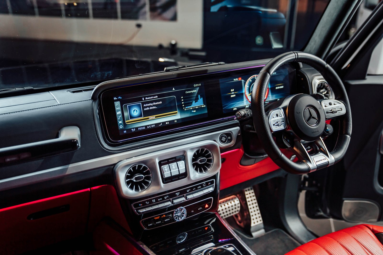 Mercedes-G63-AMG-Black-Interior-4