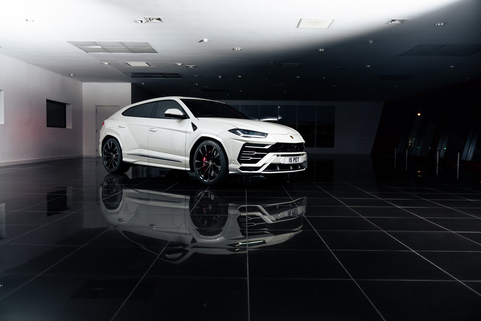 Platinumet-Hire-Lamborghini-Urus-White-2024 (1)