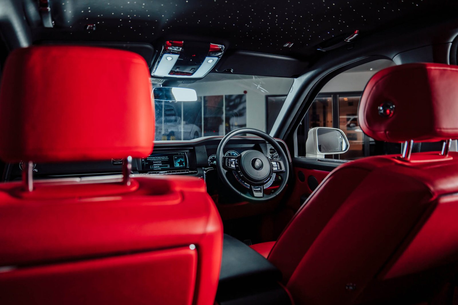 Rolls-Royce-Cullinan-White-Interior-1